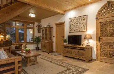Créer une ambiance chaleureuse avec du bois naturel dans votre maison